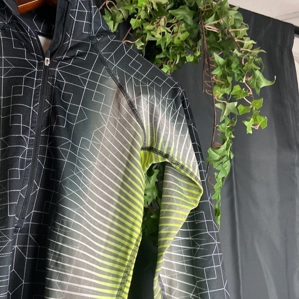 Host Pick 🔥Nike 3/4 Zip Pullover​ - Picture 2 of 8